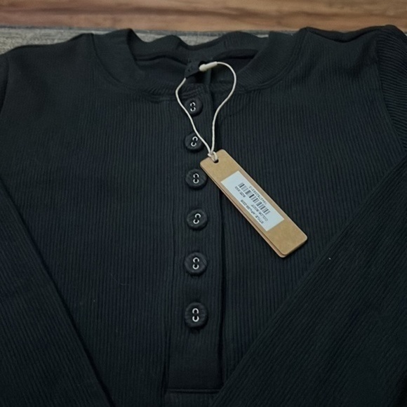 Skims Soft Lounge Long Sleeve Button Up Shirt - Picture 3 of 9